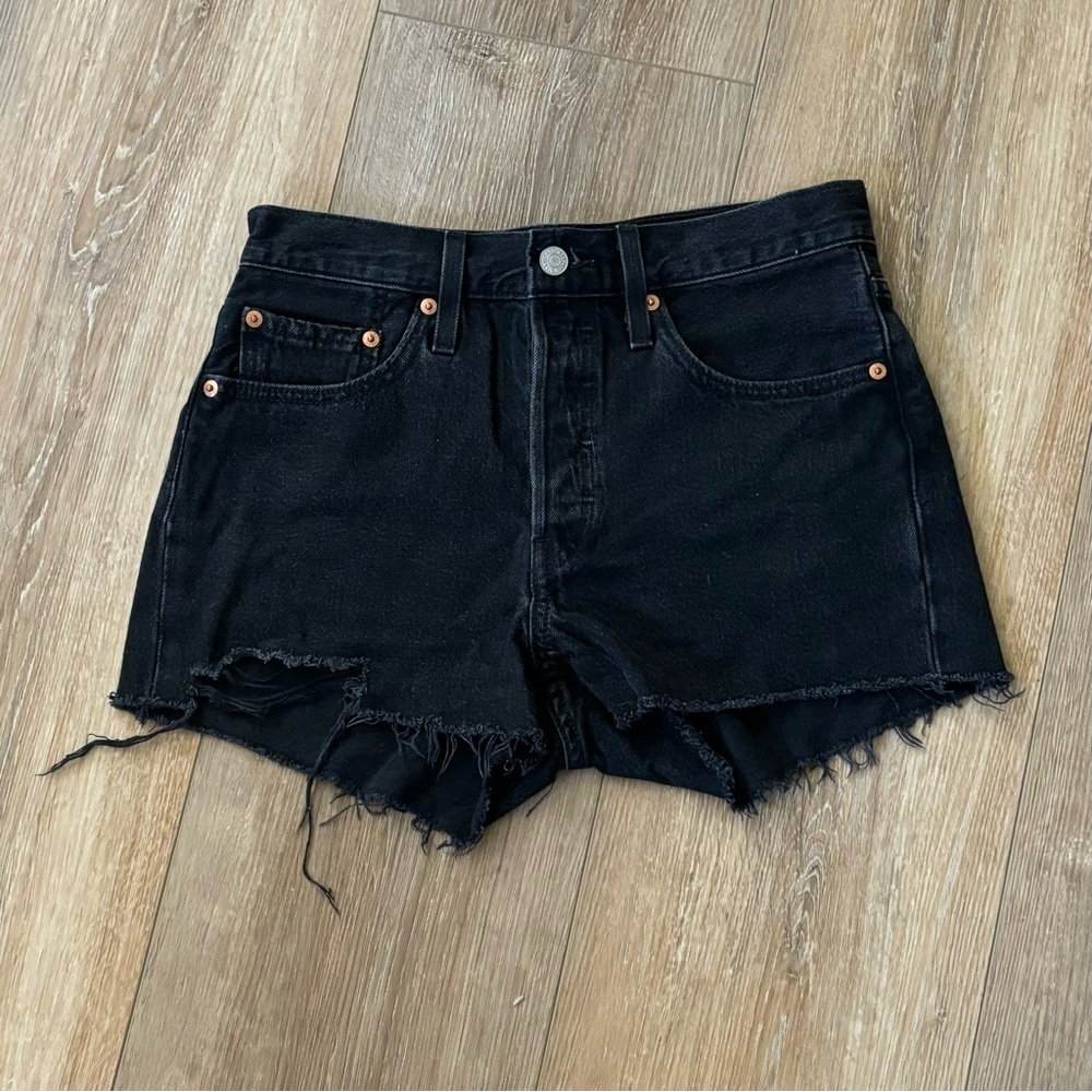 Levi’s 501 Black High-Rise 5-Pocket Button Fly Women Denim Shorts SIZE 26 Y2K